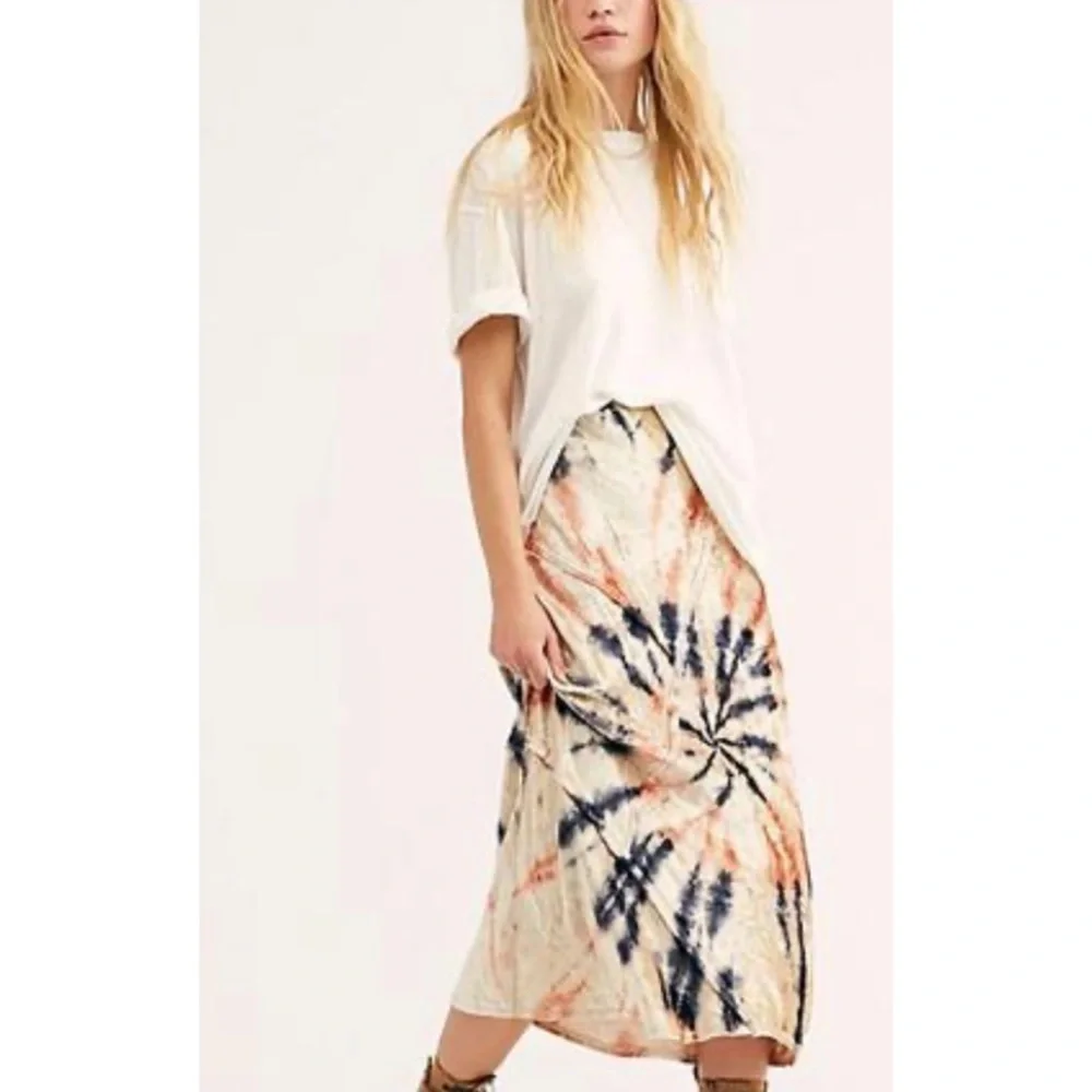 Free People Serious Swagger Velvet Tie-Dye Skirt Vintage Inspired size S NWT - Picture 4 of 10